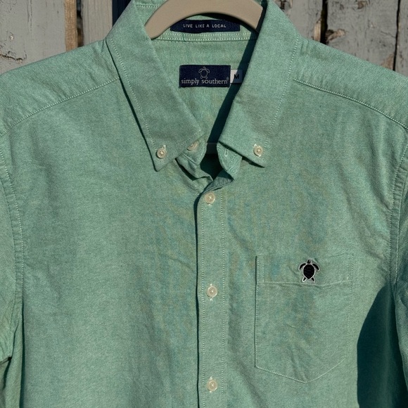 Simply Southern Men's Shirt Medium 100% Cotton Button Down Collar Pocket Turtle - Picture 1 of 8